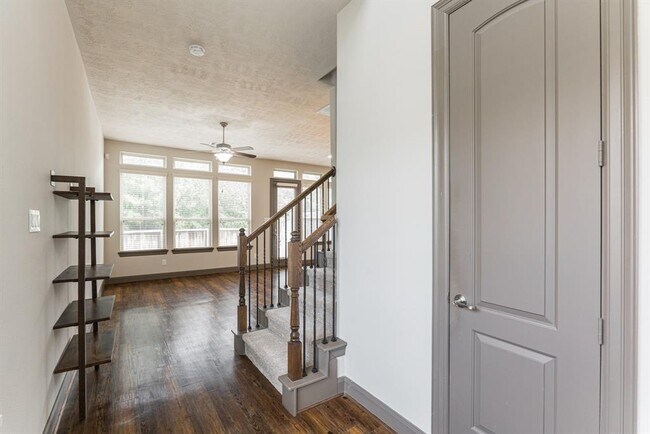 Building Photo - 58 Aventura Pl
