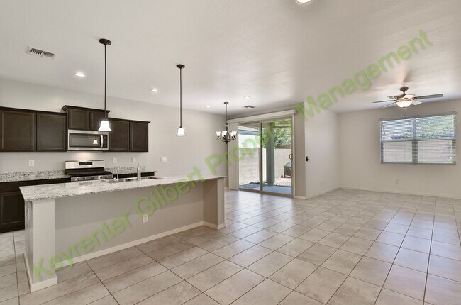 Foto del edificio - Beautiful 3-Bed/2-Bath Home in San Tan Valley’s The Parks Community.
