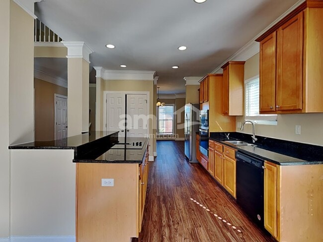 Foto del edificio - 116 Lake Point Ct