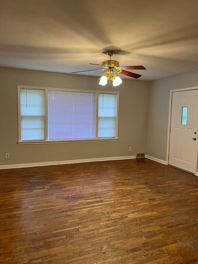 Foto del edificio - Step inside!  You will love what you see. COMING SOON