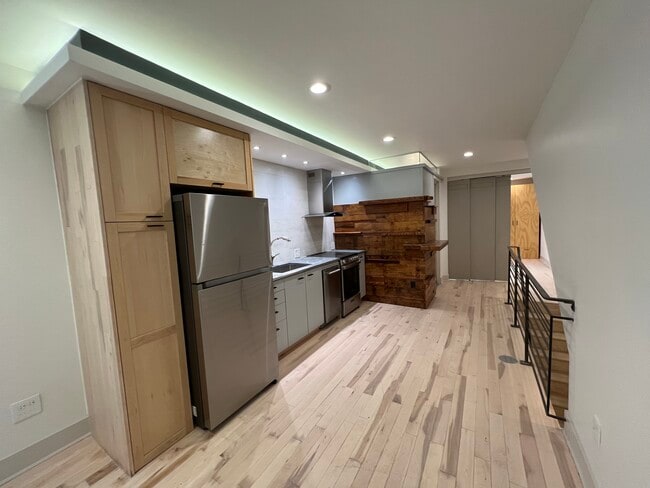 Building Photo - 2019 S Beechwood St