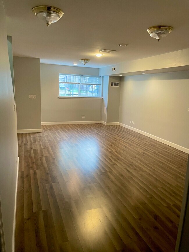 Building Photo - 2820 W Washington Blvd