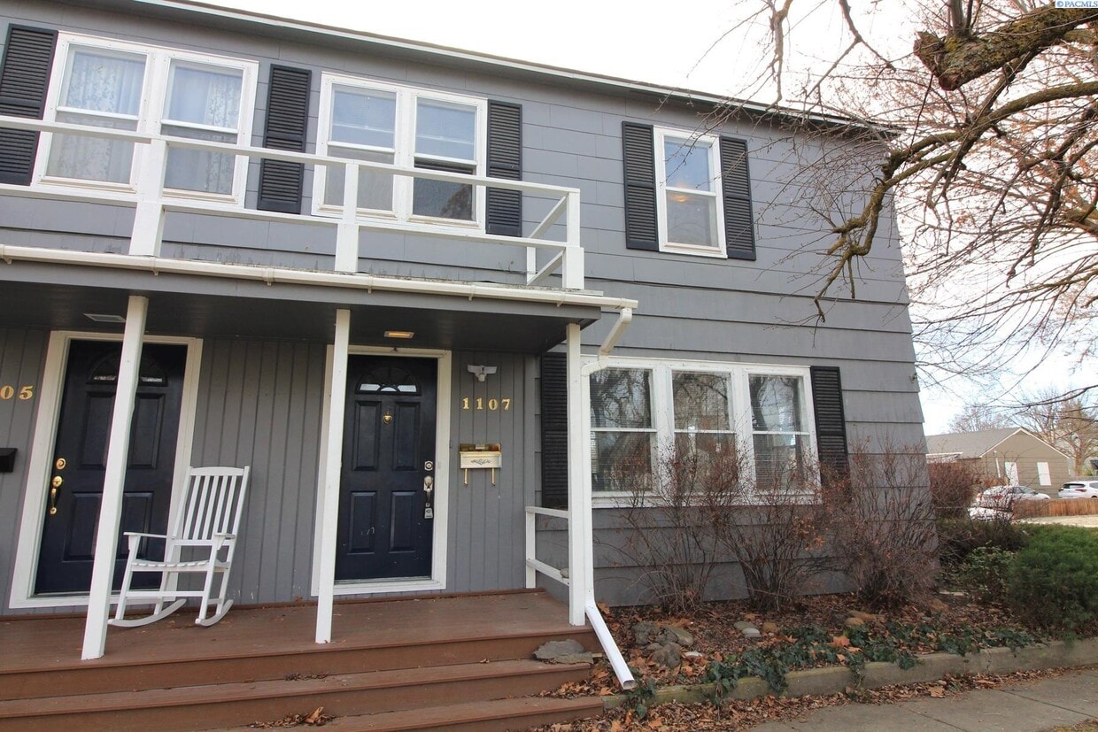 Foto principal - Updated 3 Bed Duplex in Central Richland