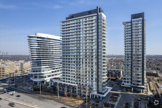 Building Photo - Daniels Erin Mills