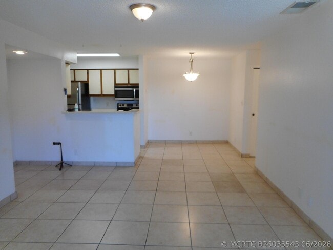 Building Photo - 2900 S University Dr