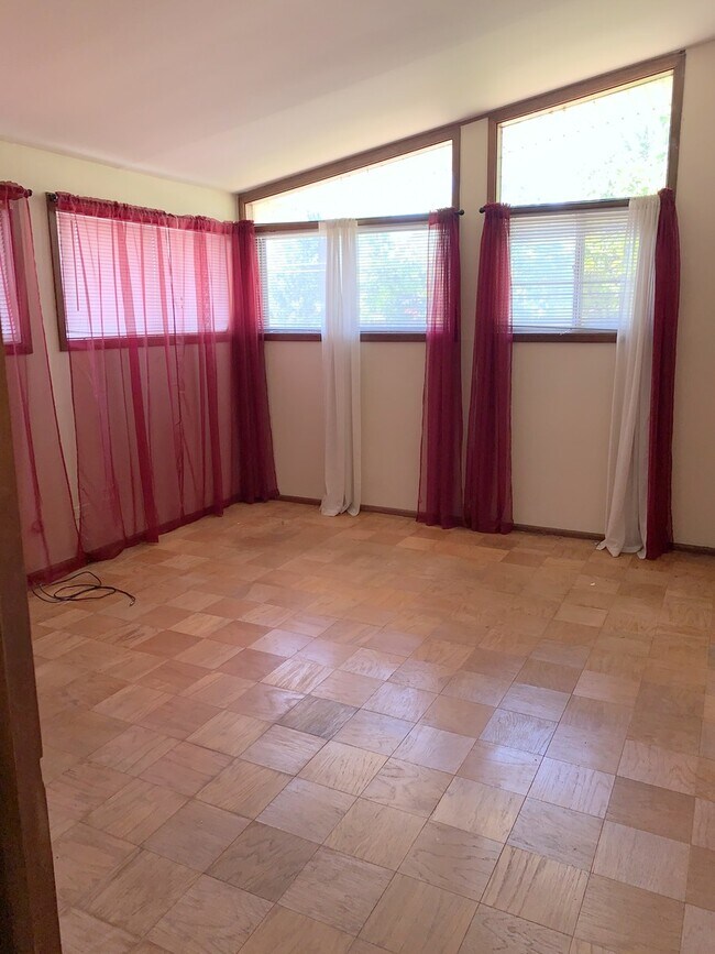 Foto del edificio - 255 Sunrise Ln