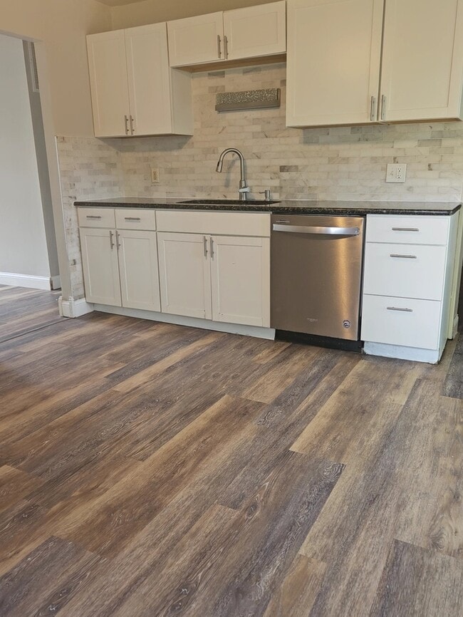 Building Photo - Beautiful two bedroom home minutes from So...