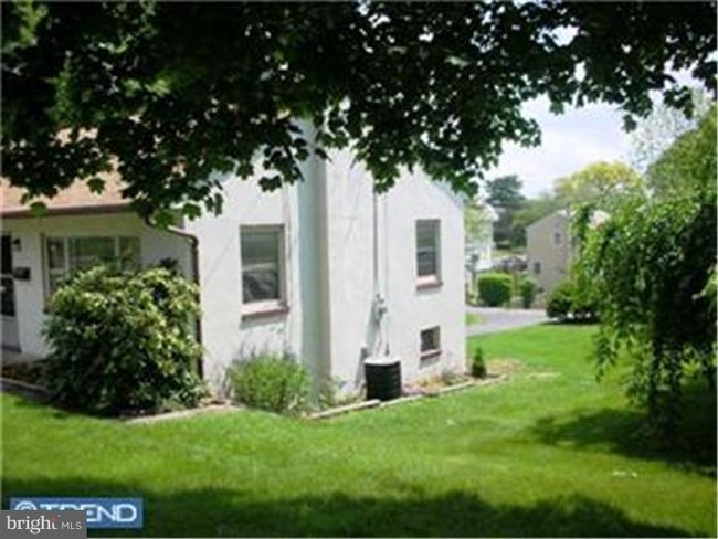 Building Photo - 321 N 7th St