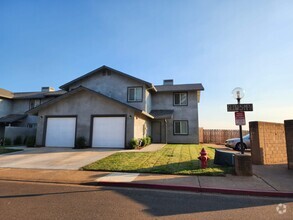 Building Photo - 151 Amberidge Dr
