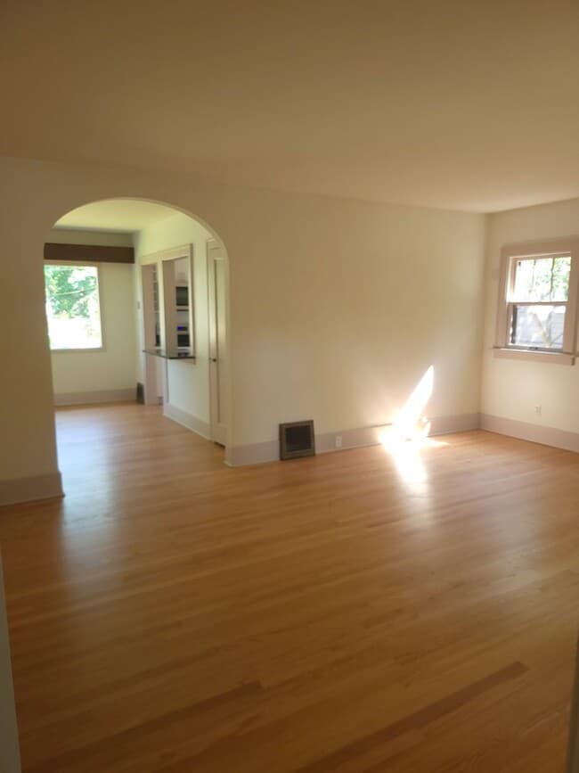 Building Photo - Cozy Home in Historic Bozeman