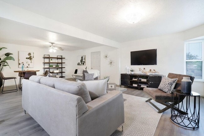 Building Photo - 9620 San Gabriel Rd NE