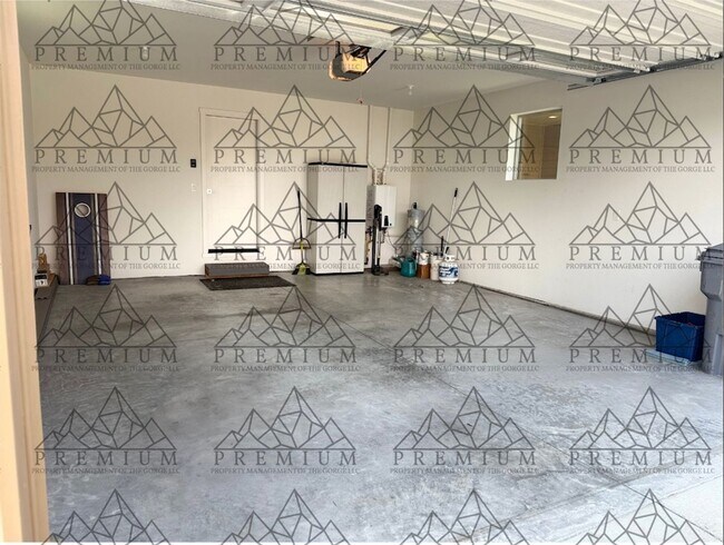 Building Photo - 3 BED 2 BATH FULLY FURNISHED HOME!!!