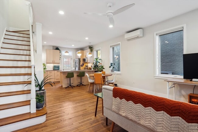 Photo - 528 Roxboro Pl NW Townhome