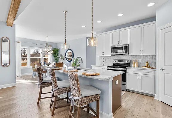 Foto del edificio - 22420 Jayda Dr