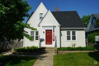 Building Photo - 626 N Hough St