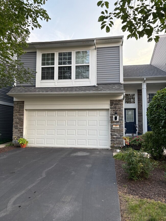 Building Photo - 305 Devoe Dr