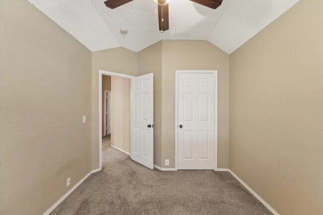Building Photo - 206 Dorsett Ct