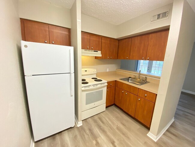 Foto del edificio - 435 Wymore Rd