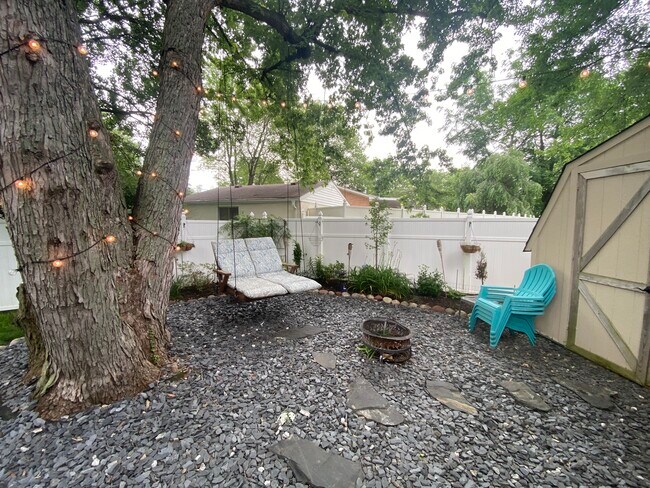 Building Photo - 4200 Milo Dr