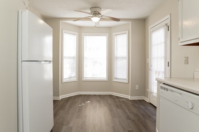 Foto del edificio - 163 Creek Meadow Drive