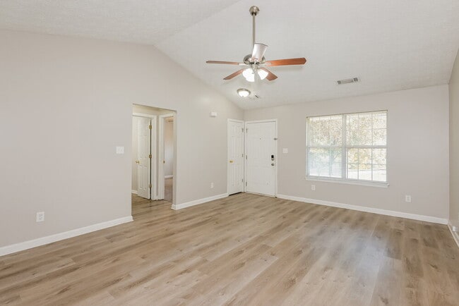 Building Photo - 45 Pebble Ridge Dr