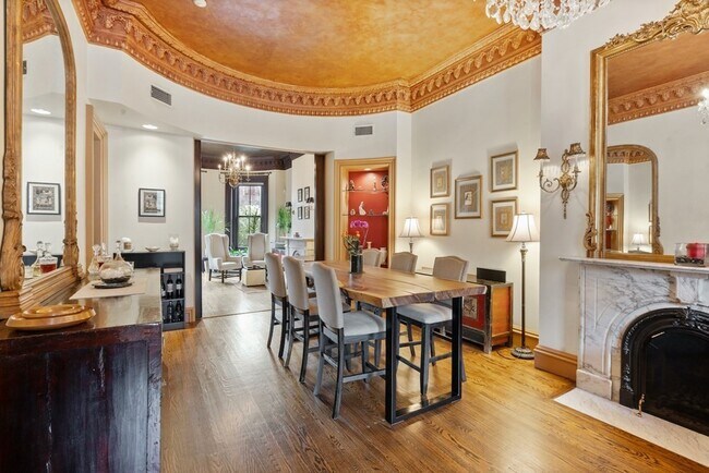 Building Photo - 598 Tremont St