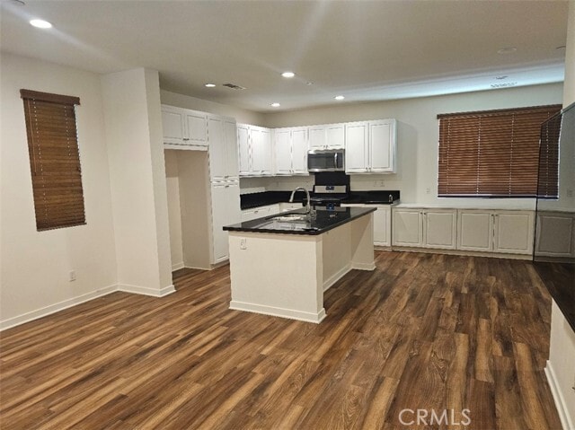 Building Photo - 371 N Bellarose Way