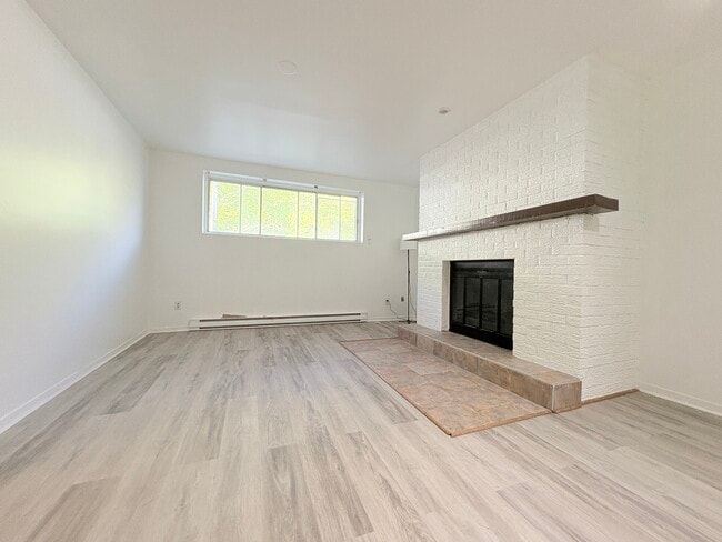 Building Photo - 5580 Rue Des Ormeaux