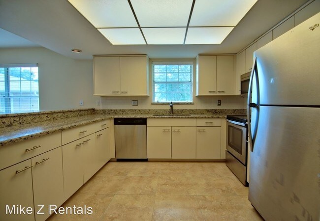 Foto del edificio - 6680 Ilex Cir