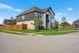 Building Photo - 21303 Shore Arbor Ln