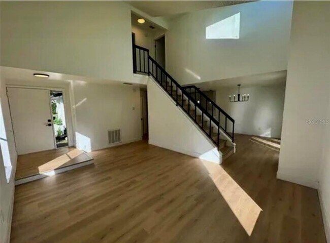 Foto del edificio - 640 Macduff Ln