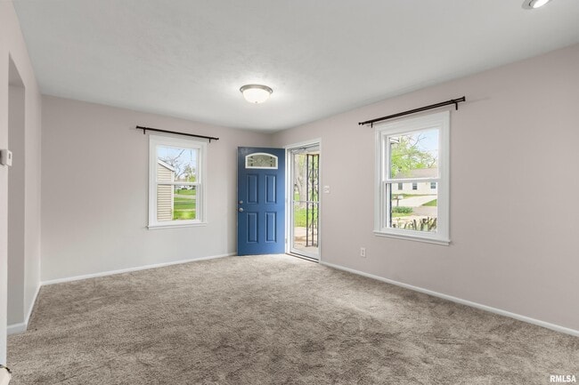 Building Photo - 5209 N Glen Elm Dr