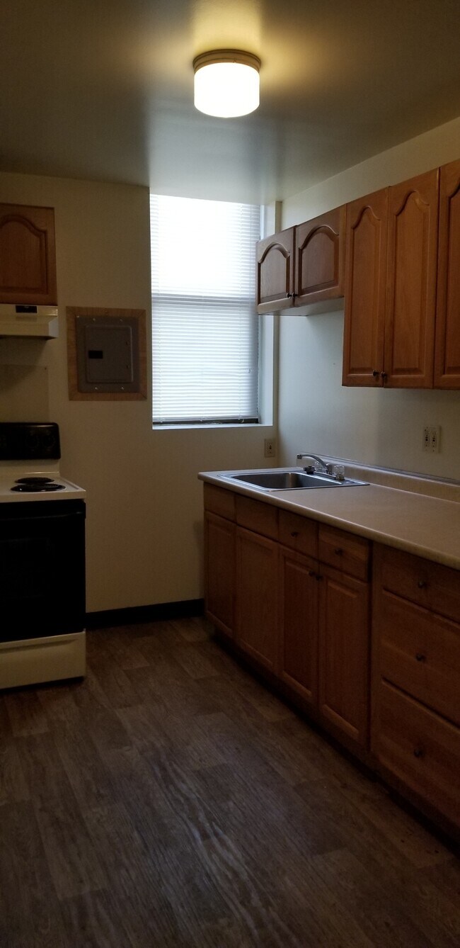 KITCHEN - 518 Large Ave