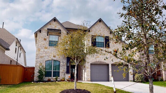 Building Photo - 15655 Roscobie Park Dr
