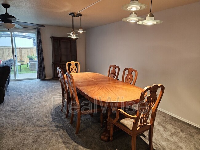 Foto del edificio - 3109 NE 118th Ave