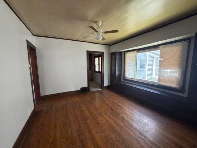 Foto del edificio - 3376 W 95th St