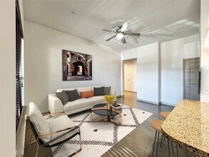 Building Photo - 206 McGowen St
