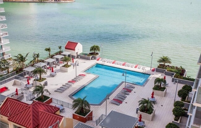 Building Photo - 1155 Brickell Bay Dr