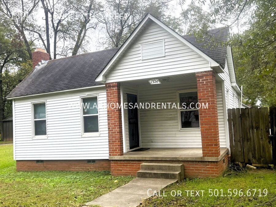 Foto principal - 1324 W Long 17th St