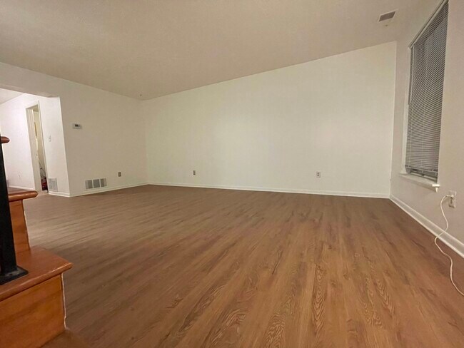 Foto del edificio - 1127 Providence Ct