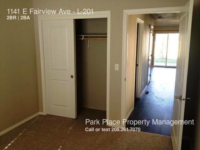 Building Photo - 1141 E Fairview Ave