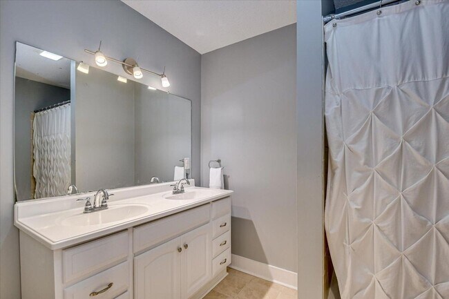 Foto del edificio - 3 Bedroom / 2 Bath Home Near Campus!