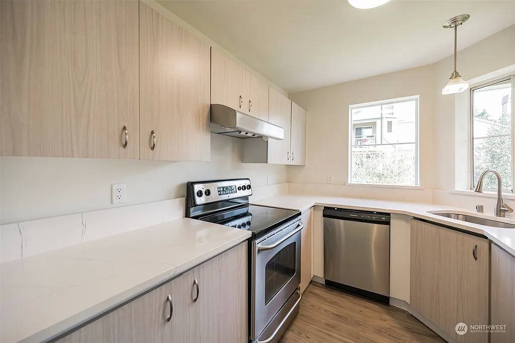 5300 Harbour Pointe Blvd Unit 304N, Mukilteo, WA 98275 Condo for Rent