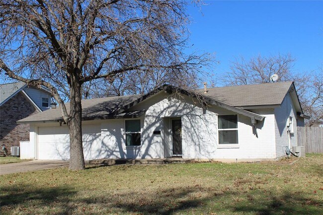 Building Photo - 510 Brownstone Dr