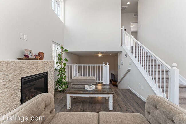 Building Photo - 2 br, 2 bath House - 1335 S Chambers Rd #101