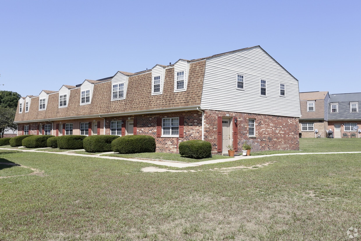 Somerset Woods Townhomes Apartments Severn, MD