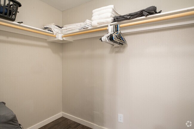 1BR Studio - 454SF - 3503 Harmon Ave