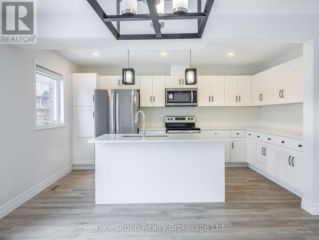 Building Photo - 261 Pittock Park Rd