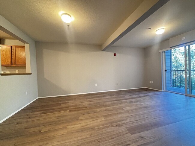 Foto del edificio - Sign your lease this October at Belleau Wo...