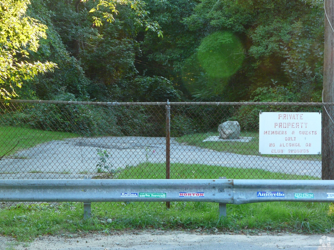 Building Photo - 311 Sanford Rd